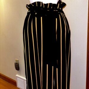 Body by Us palazzo pants black and mustard yellow stripes size medium